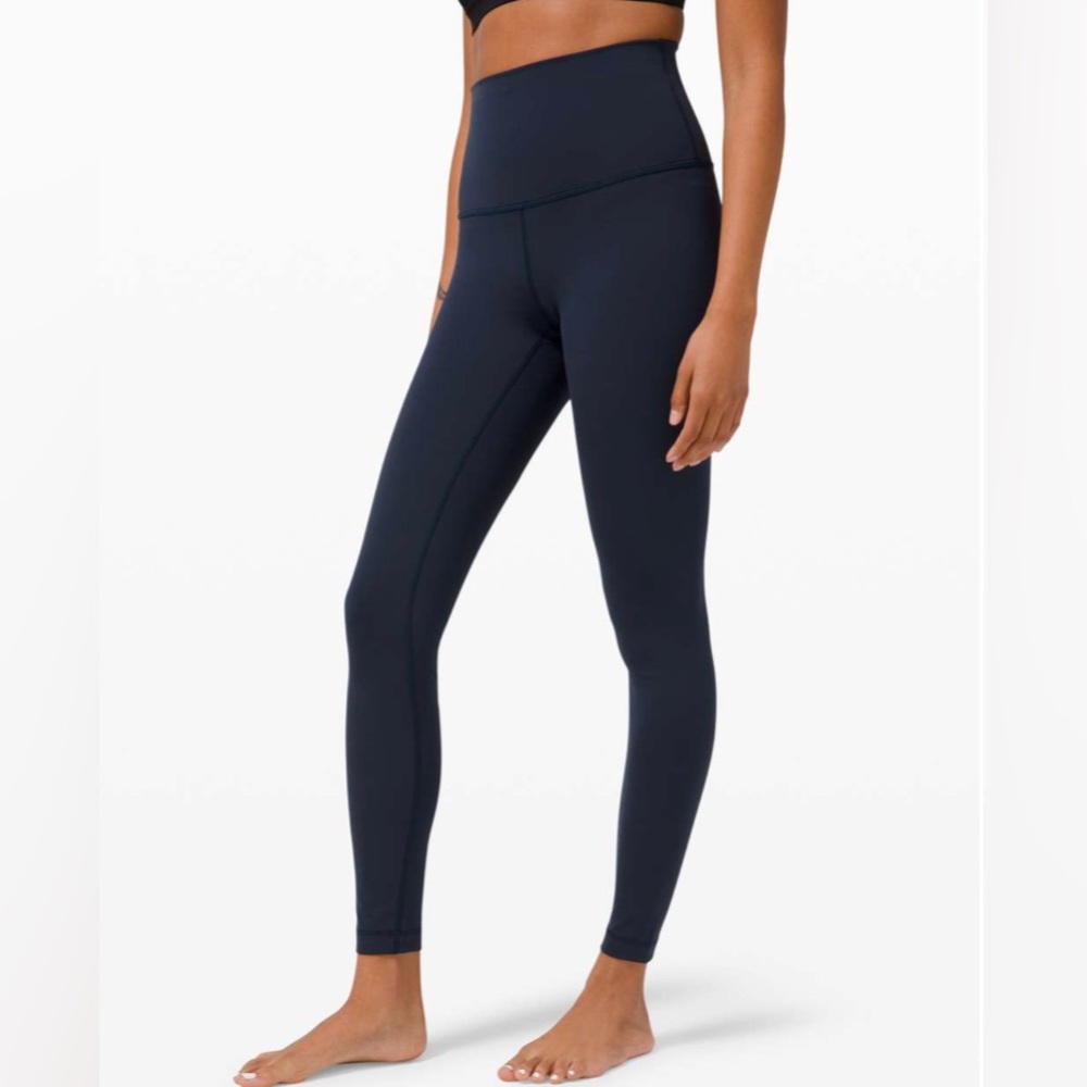 EUC Lululemon Wunder Under HR leggings Luxtreme 28” in True Navy (size 8)